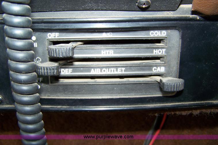 image for item 7318 1993 International F9370 dump truck