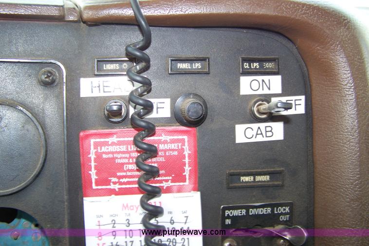 image for item 7318 1993 International F9370 dump truck