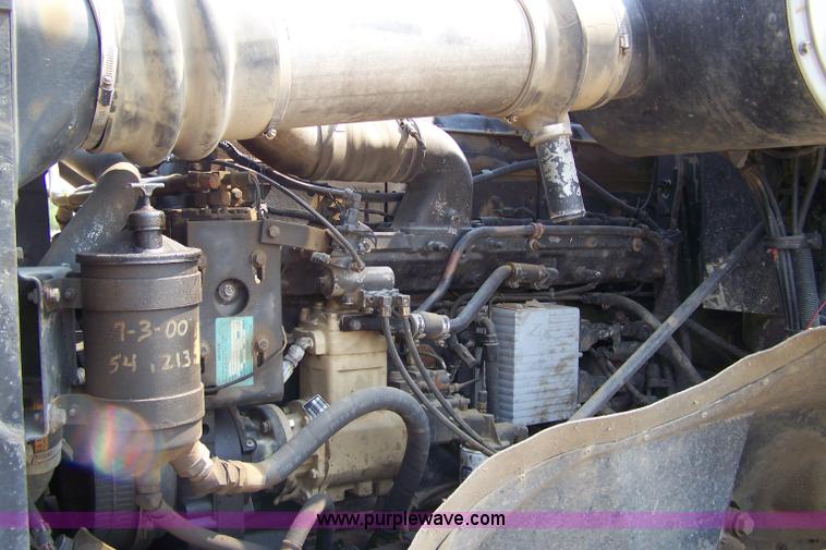 image for item 7318 1993 International F9370 dump truck