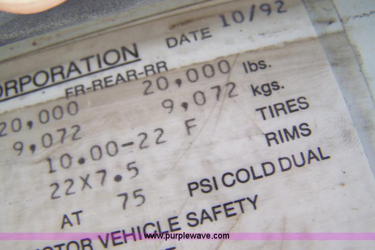 image for item 7318 1993 International F9370 dump truck