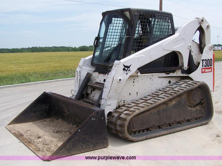 image for item 7340 2006 Bobcat T300 skid steer