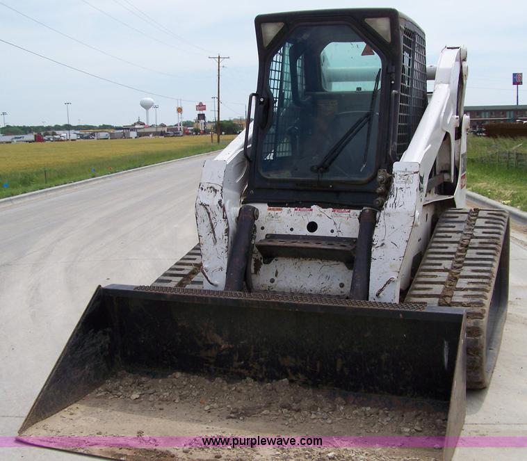 image for item 7340 2006 Bobcat T300 skid steer