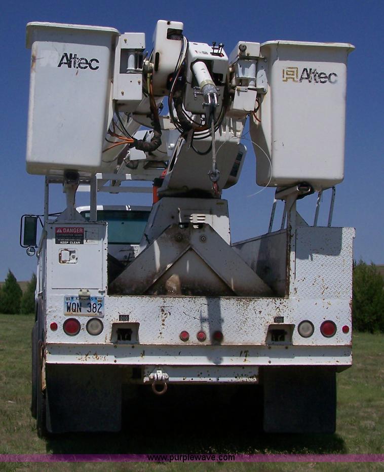 image for item 7370 1996 Chevrolet Kodiak bucket truck