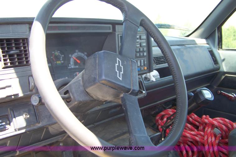 image for item 7370 1996 Chevrolet Kodiak bucket truck