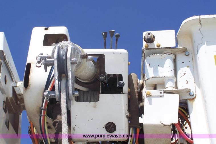 image for item 7370 1996 Chevrolet Kodiak bucket truck