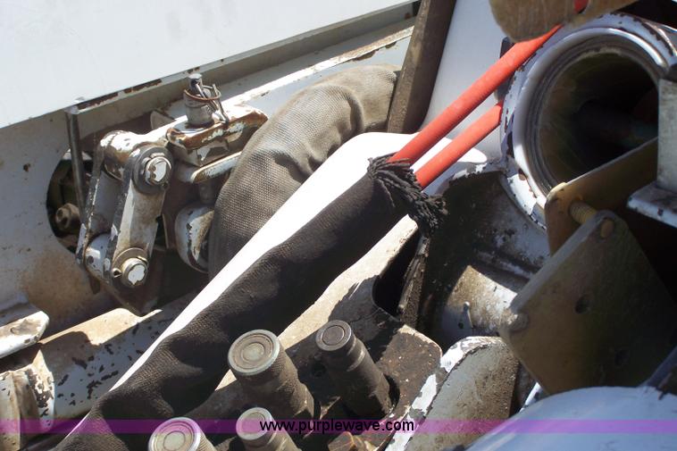 image for item 7370 1996 Chevrolet Kodiak bucket truck