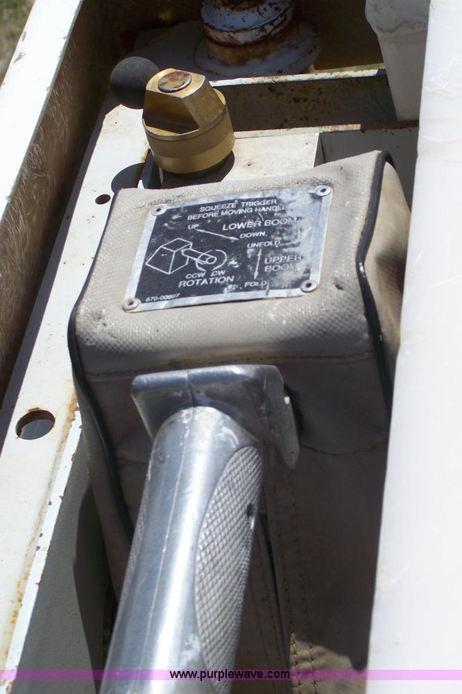 image for item 7370 1996 Chevrolet Kodiak bucket truck