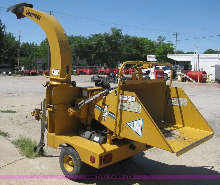 image for item 8000 2000 Vermeer BC 625A chipper