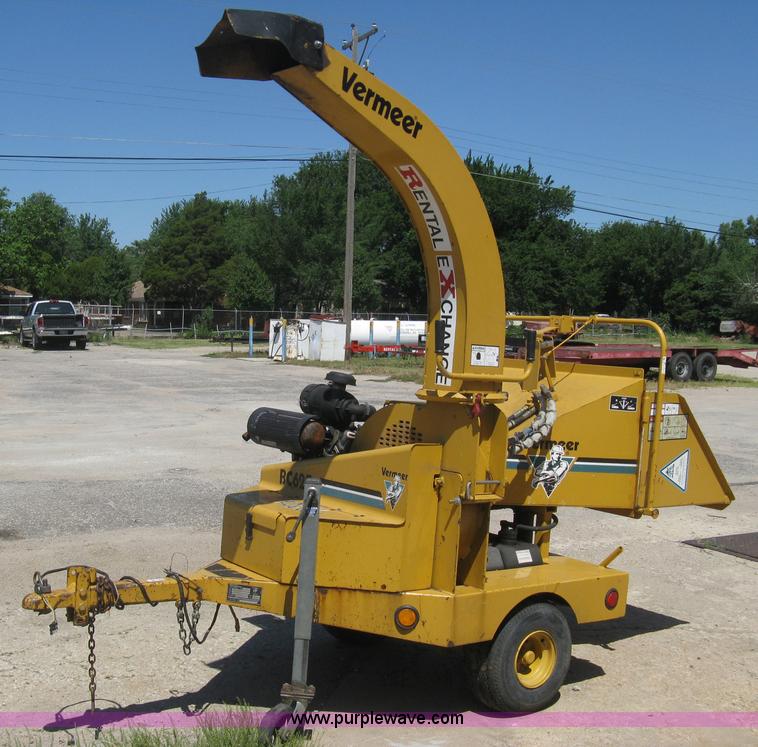 image for item 8000 2000 Vermeer BC 625A chipper