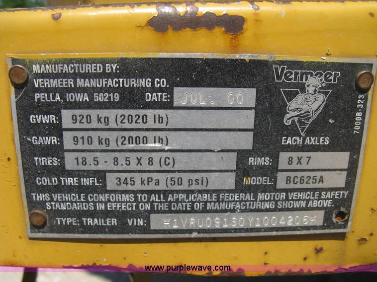 image for item 8000 2000 Vermeer BC 625A chipper