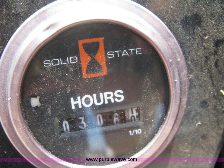 image for item 8000 2000 Vermeer BC 625A chipper