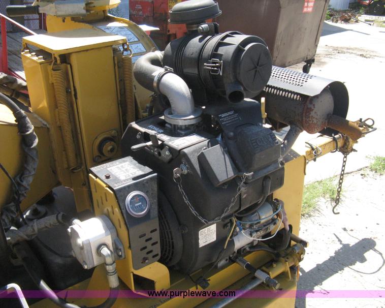image for item 8000 2000 Vermeer BC 625A chipper