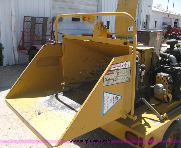 image for item 8000 2000 Vermeer BC 625A chipper