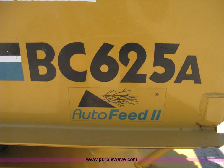 image for item 8000 2000 Vermeer BC 625A chipper