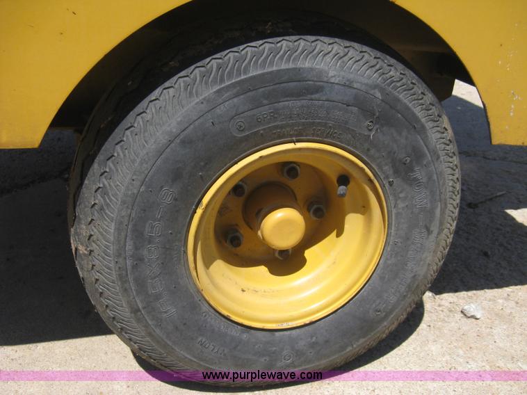 image for item 8000 2000 Vermeer BC 625A chipper