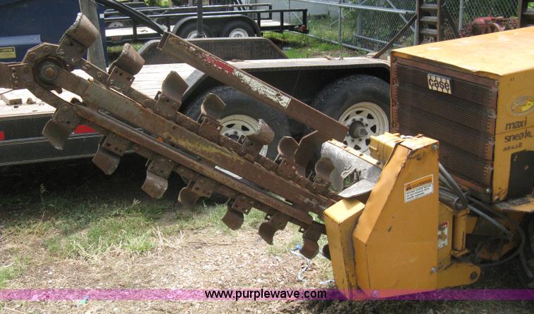 image for item 8001 1992 Case Maxi-Sneaker series B articulated trencher and vibratory plow tractor