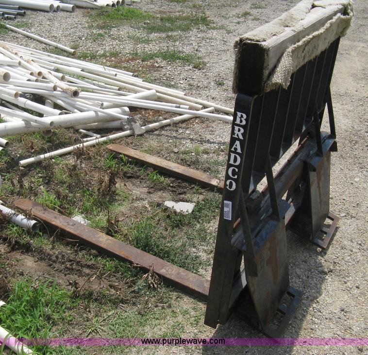 image for item 8004 Bradco PFBC pallet fork attachment