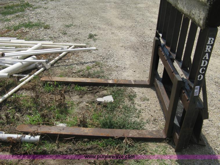 image for item 8004 Bradco PFBC pallet fork attachment