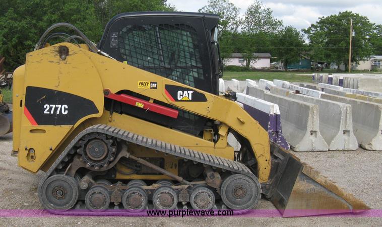 image for item 8085 2007 Caterpillar 277C track loader