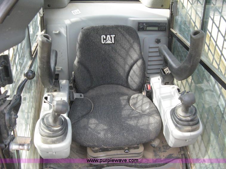 image for item 8085 2007 Caterpillar 277C track loader