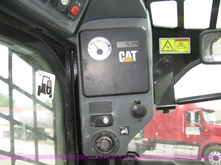 image for item 8085 2007 Caterpillar 277C track loader
