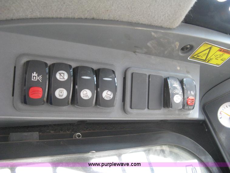 image for item 8085 2007 Caterpillar 277C track loader