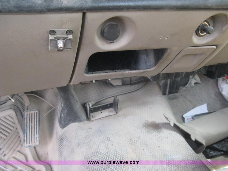 image for item 8112 2003 Chevrolet Silverado C2500 utility pickup truck