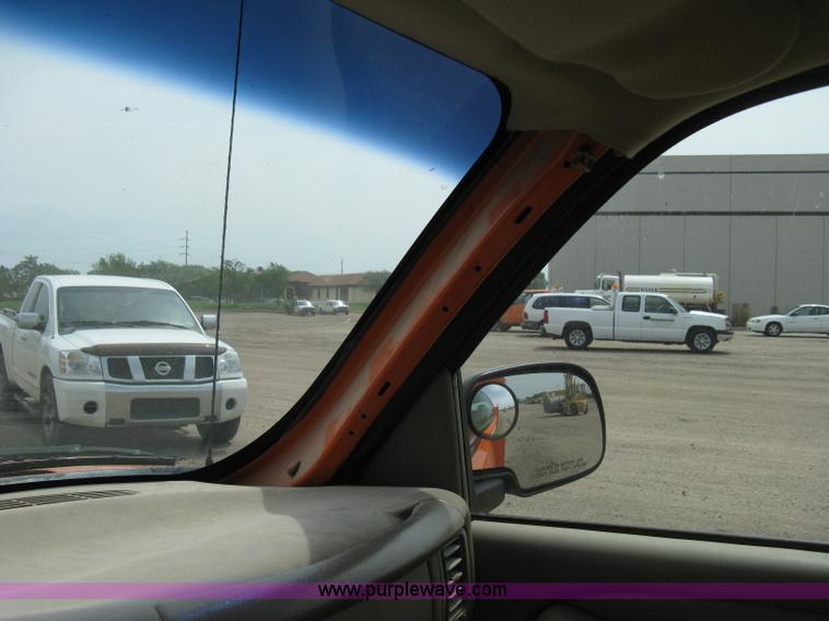 image for item 8112 2003 Chevrolet Silverado C2500 utility pickup truck