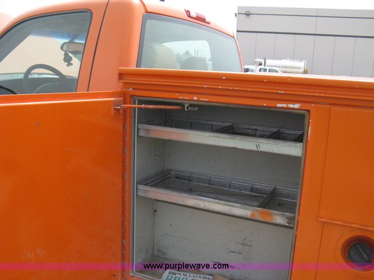 image for item 8112 2003 Chevrolet Silverado C2500 utility pickup truck