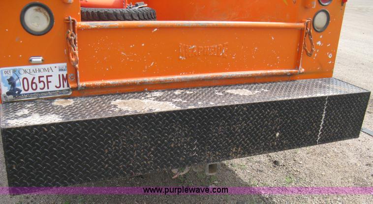 image for item 8112 2003 Chevrolet Silverado C2500 utility pickup truck