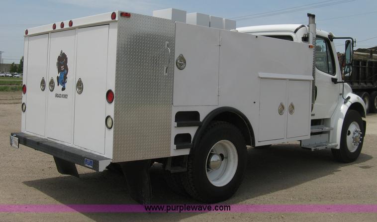 image for item 8113 2007 Freightliner M2 106 business class service truck