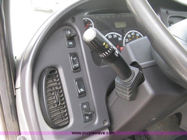 image for item 8113 2007 Freightliner M2 106 business class service truck