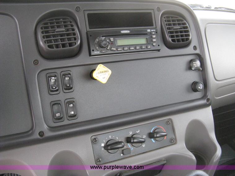 image for item 8113 2007 Freightliner M2 106 business class service truck