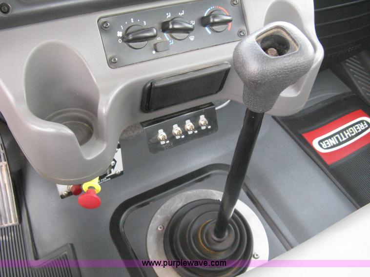 image for item 8113 2007 Freightliner M2 106 business class service truck