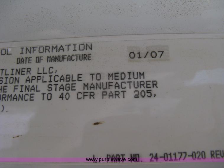 image for item 8113 2007 Freightliner M2 106 business class service truck