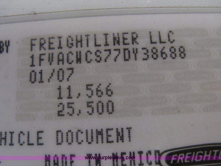 image for item 8113 2007 Freightliner M2 106 business class service truck