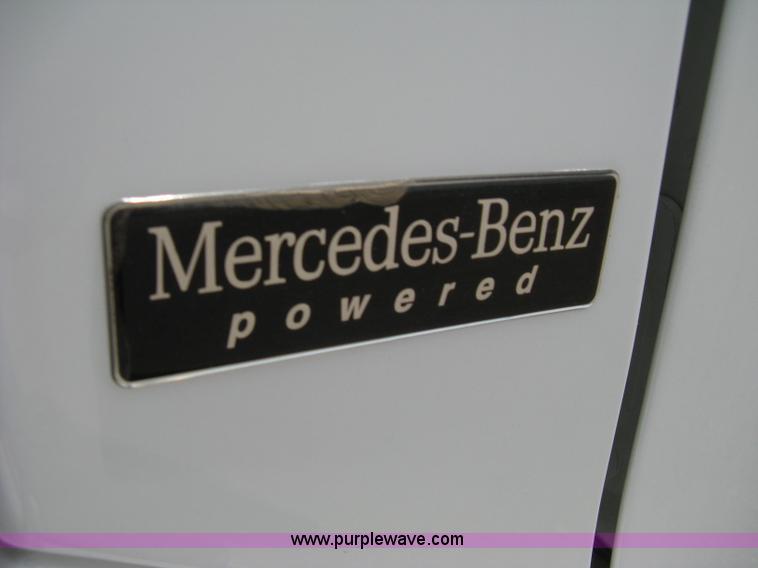 image for item 8113 2007 Freightliner M2 106 business class service truck