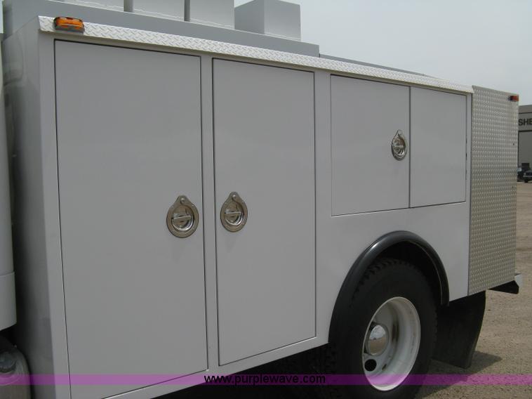 image for item 8113 2007 Freightliner M2 106 business class service truck