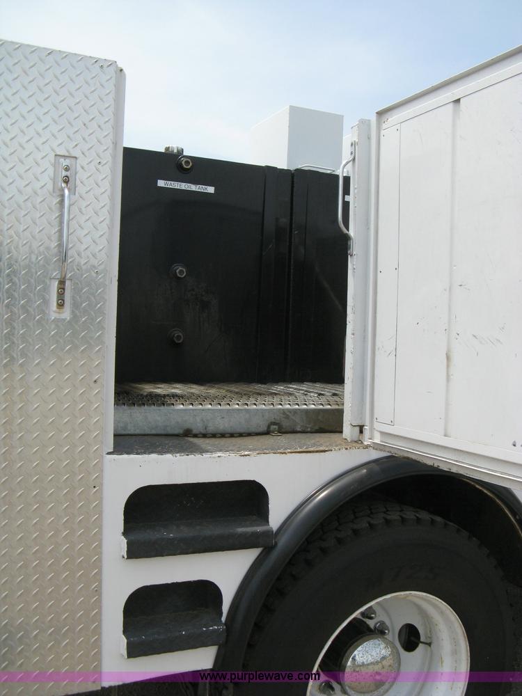 image for item 8113 2007 Freightliner M2 106 business class service truck