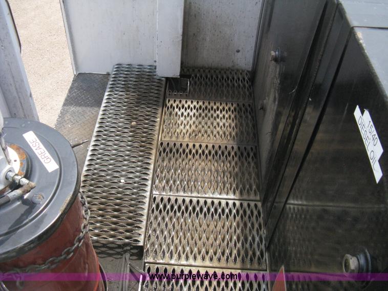 image for item 8113 2007 Freightliner M2 106 business class service truck