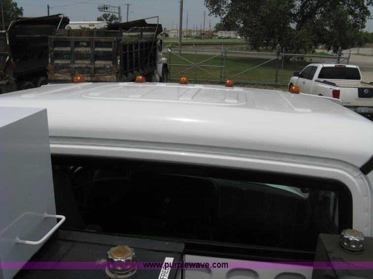 image for item 8113 2007 Freightliner M2 106 business class service truck