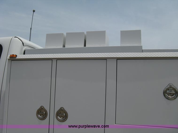 image for item 8113 2007 Freightliner M2 106 business class service truck