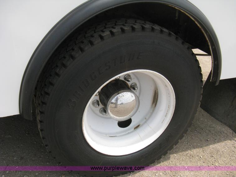 image for item 8113 2007 Freightliner M2 106 business class service truck