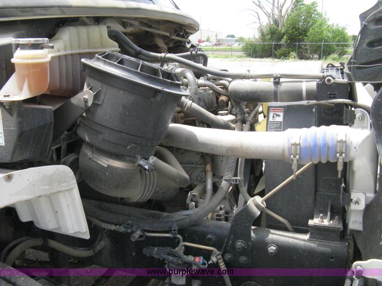 image for item 8113 2007 Freightliner M2 106 business class service truck