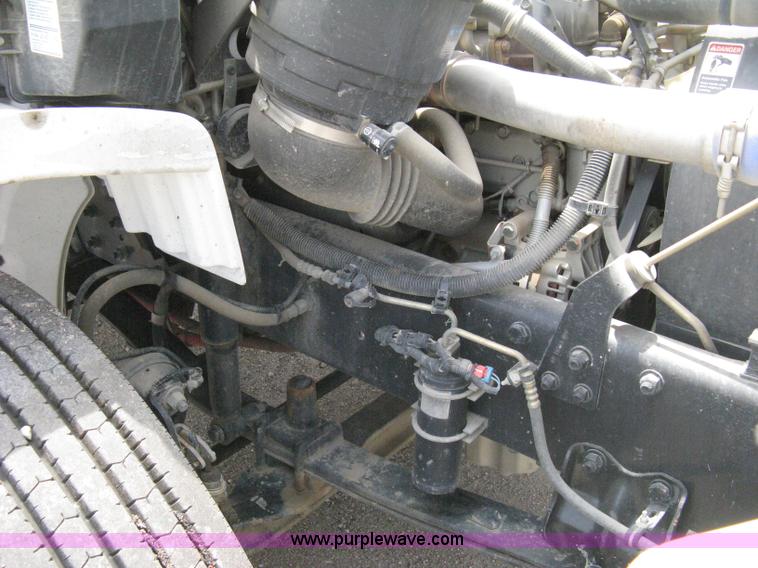 image for item 8113 2007 Freightliner M2 106 business class service truck