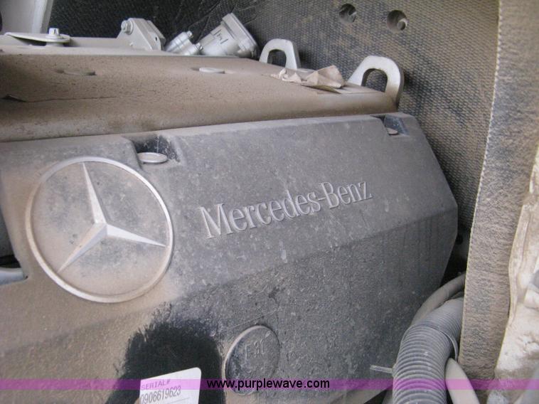 image for item 8113 2007 Freightliner M2 106 business class service truck