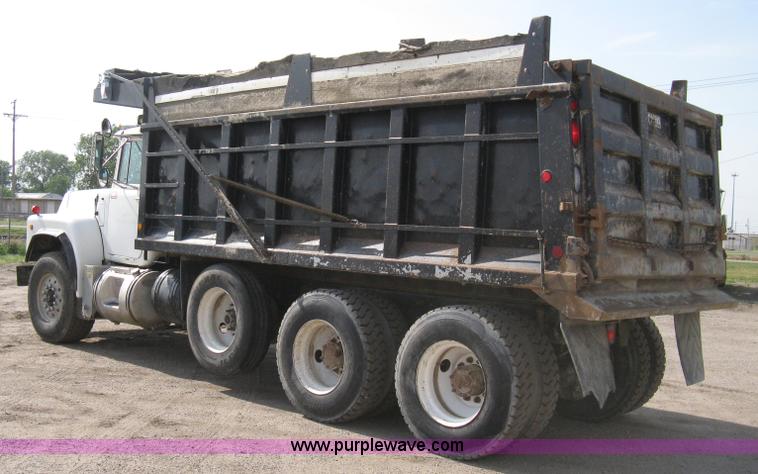 image for item 8114 2001 Mack RB688S triple axle dump truck