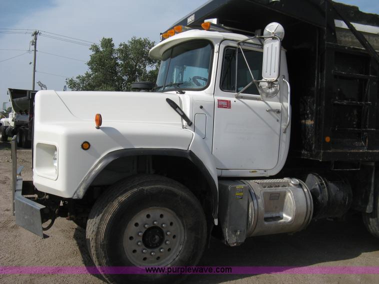 image for item 8114 2001 Mack RB688S triple axle dump truck