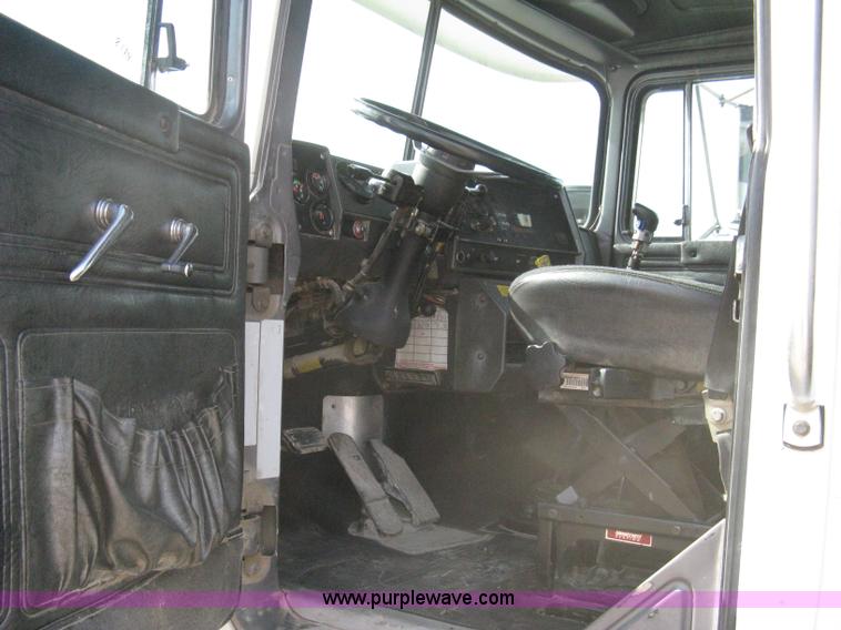 image for item 8114 2001 Mack RB688S triple axle dump truck