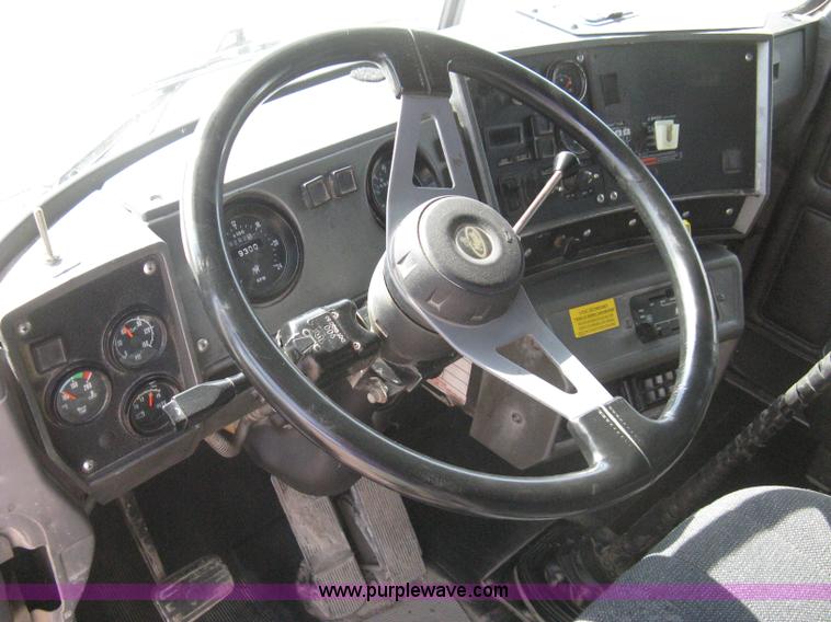 image for item 8114 2001 Mack RB688S triple axle dump truck